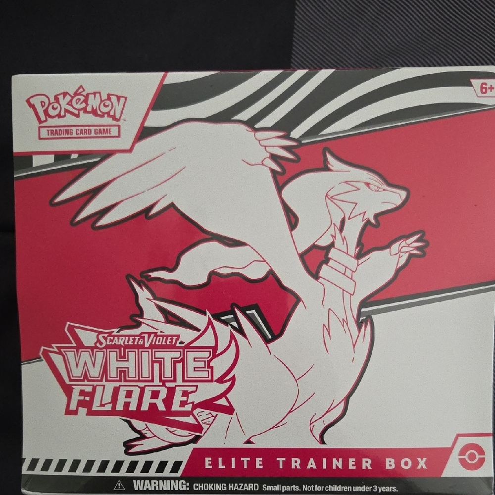 Pokemon White Flare Elite Trainer Box - Red and White